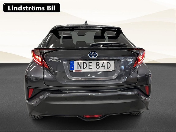 Toyota C-HR 8 of 23
