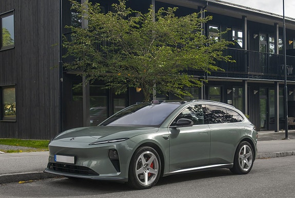 NIO ET5 8 of 27