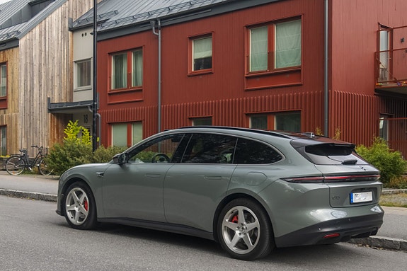 NIO ET5 7 of 27