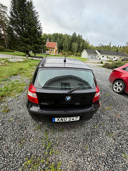 BMW 116i 4 of 7