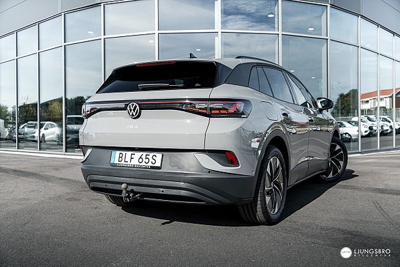 Volkswagen ID.4 2 of 15