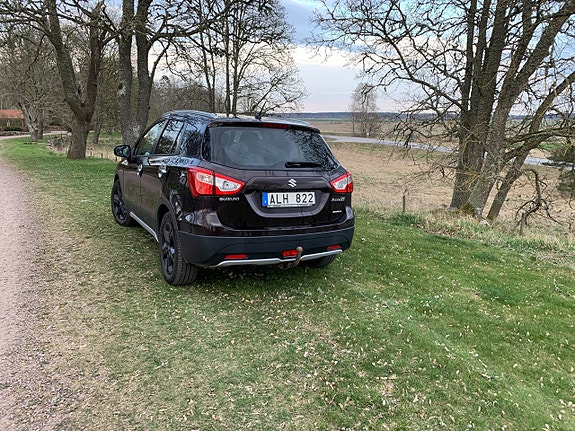 Suzuki S-Cross 6 of 8