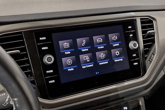 Volkswagen T-Roc 10 of 14