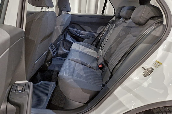 Volkswagen T-Roc 13 of 13