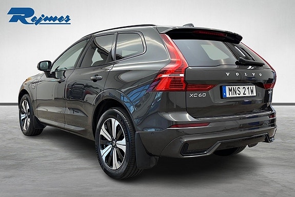 Volvo XC60 3 of 28