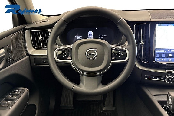 Volvo XC60 11 of 28