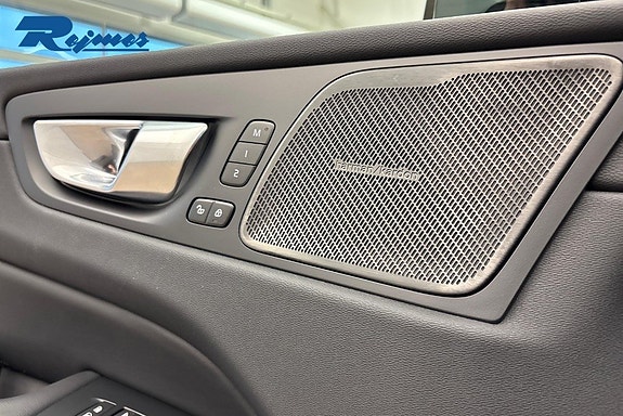 Volvo XC60 17 of 28