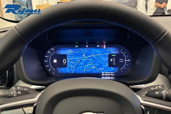 Volvo XC60 10 of 28