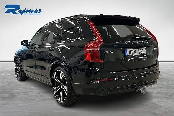 Volvo XC90 2 of 18