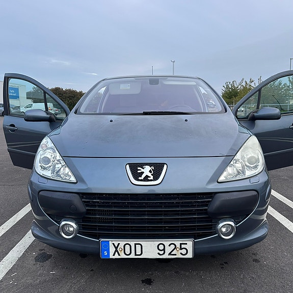 Peugeot 307 2 of 13