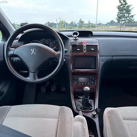 Peugeot 307 9 of 13