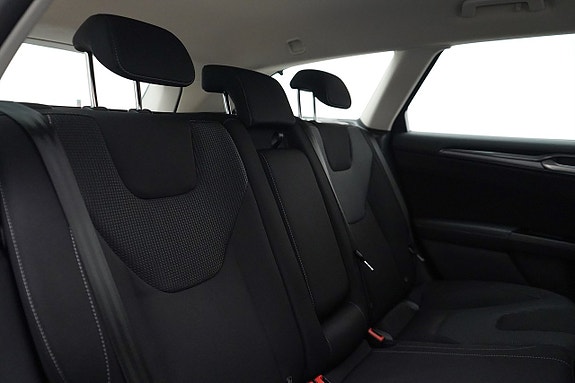 Ford Mondeo 19 of 25