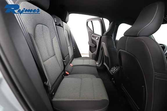 Volvo XC40 10 of 24