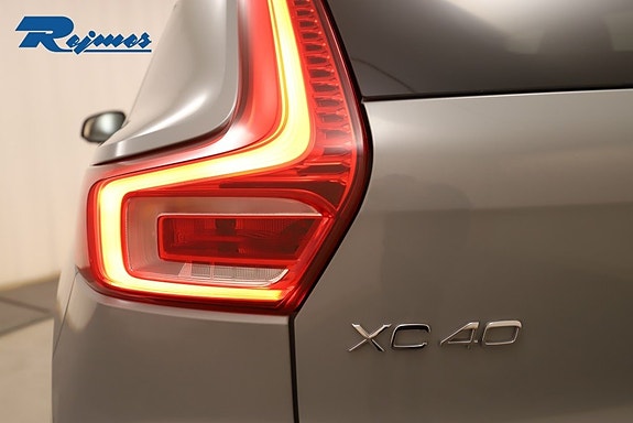Volvo XC40 15 of 24