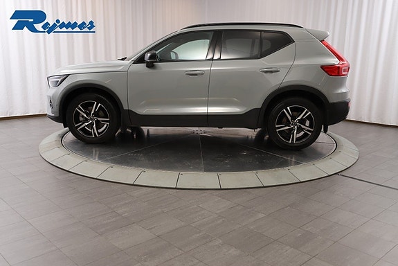 Volvo XC40 8 of 24