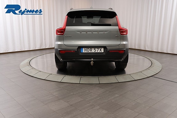 Volvo XC40 16 of 24