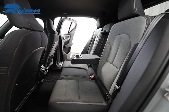 Volvo XC40 9 of 24