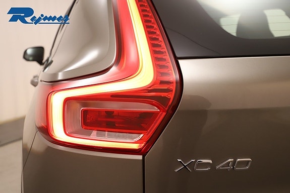 Volvo XC40 14 of 24