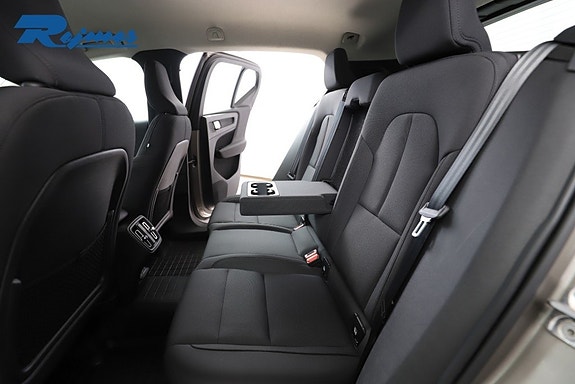 Volvo XC40 9 of 24