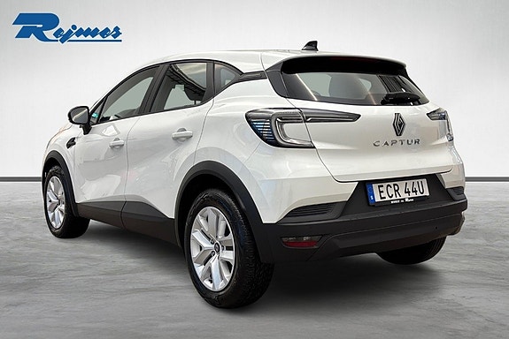 Renault Captur 3 of 18