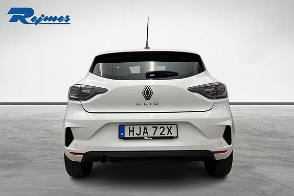 Renault Clio 16 of 18