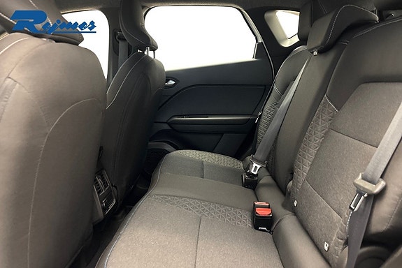 Renault Captur 6 of 18
