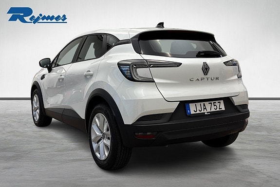 Renault Captur 3 of 18