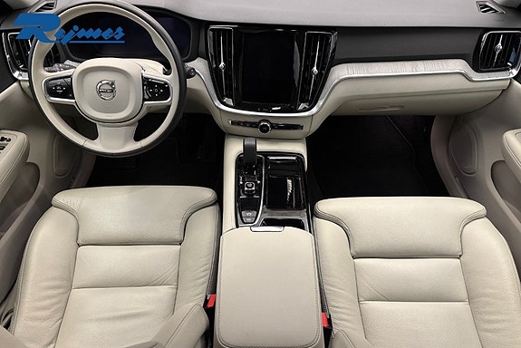 Volvo V60 2 of 22