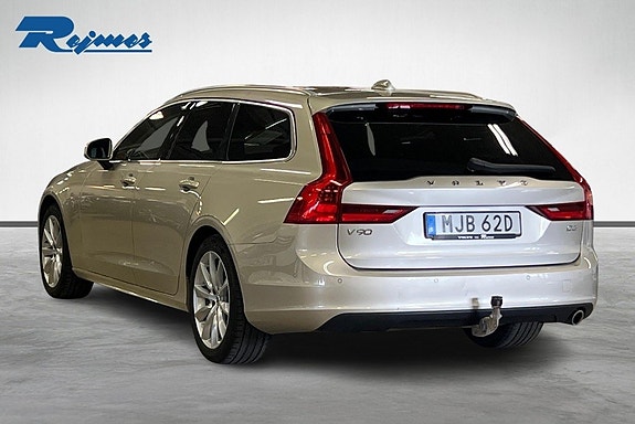 Volvo V90 2 of 15
