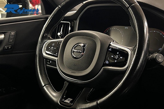 Volvo XC60 17 of 17