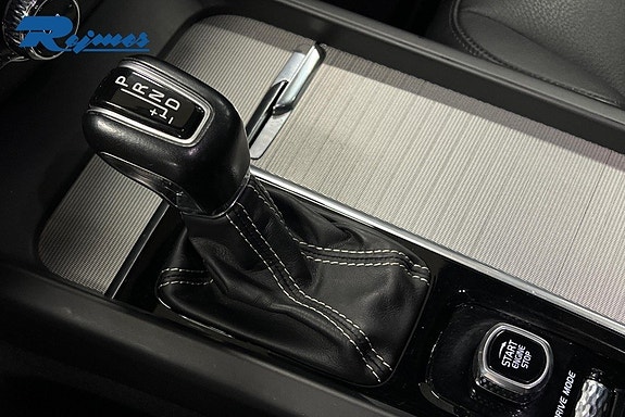 Volvo XC60 11 of 17