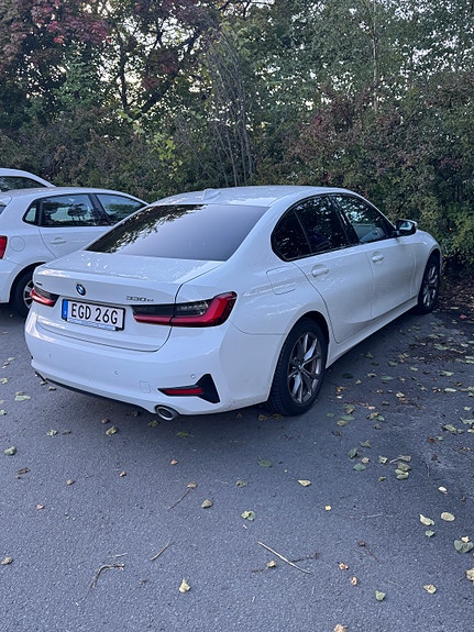 BMW 330e 2 of 9