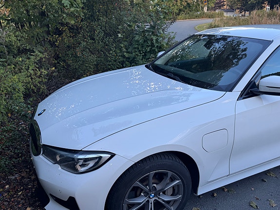 BMW 330e 3 of 9