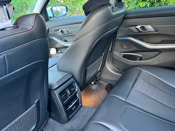 BMW 330e 9 of 9