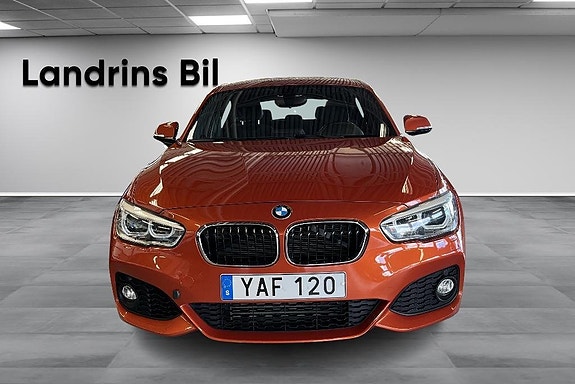 BMW 118i 2 of 18