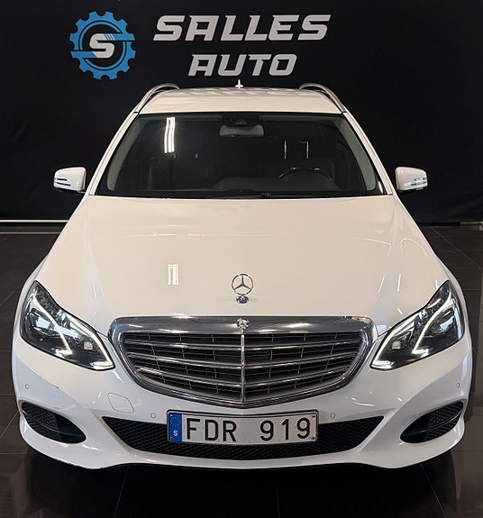 Mercedes-Benz E220 3 of 30