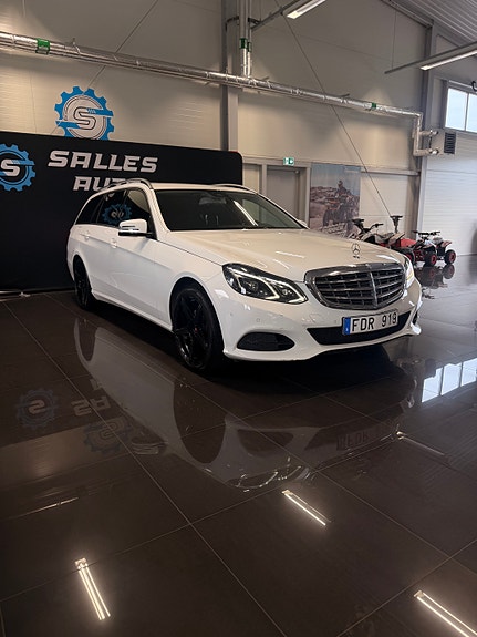 Mercedes-Benz E220 5 of 30