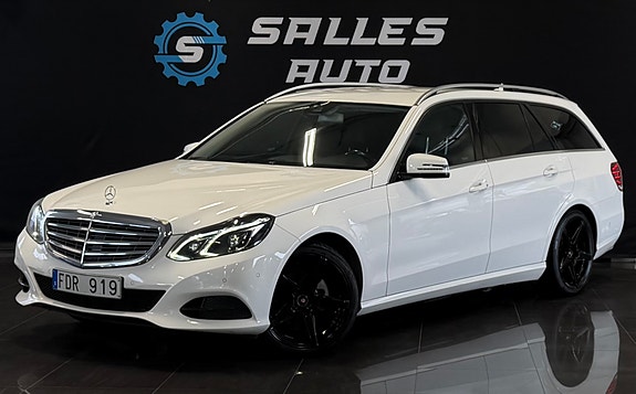Mercedes-Benz E220 2 of 30