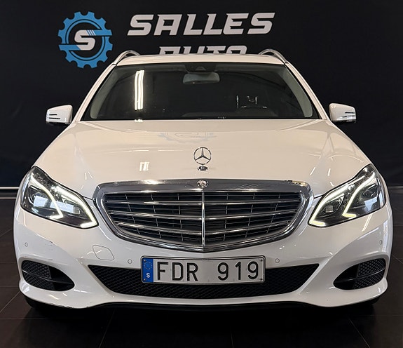 Mercedes-Benz E220 4 of 30
