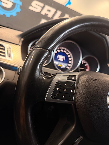 Mercedes-Benz E220 22 of 30