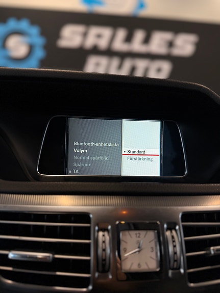 Mercedes-Benz E220 29 of 30
