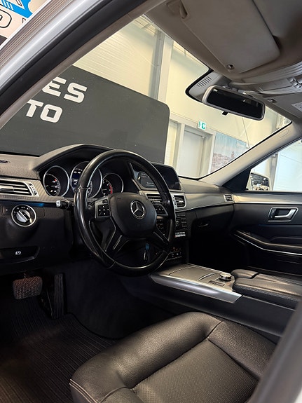 Mercedes-Benz E220 20 of 30