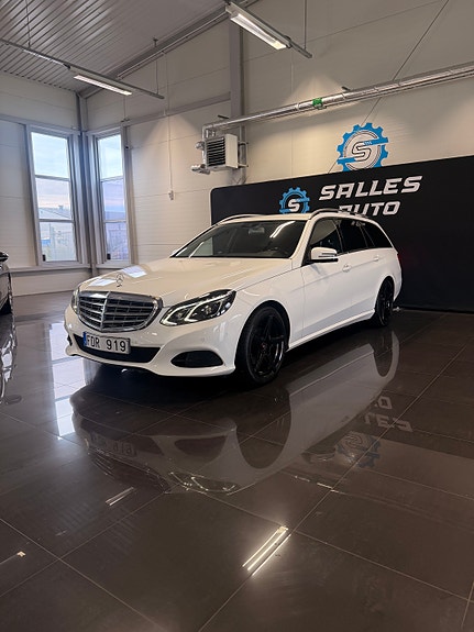 Mercedes-Benz E220 6 of 30