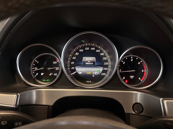 Mercedes-Benz E220 24 of 30