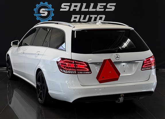 Mercedes-Benz E220 9 of 30
