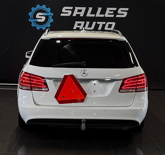 Mercedes-Benz E220 10 of 30