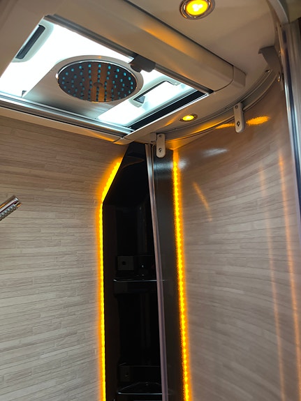 Carthago Chic E-Line i58 xl liner 16 of 30