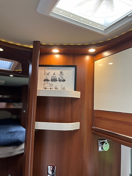 Carthago Chic E-Line i58 xl liner 8 of 30