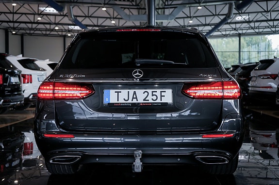 Mercedes-Benz E300 7 of 28