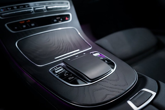 Mercedes-Benz E300 21 of 28